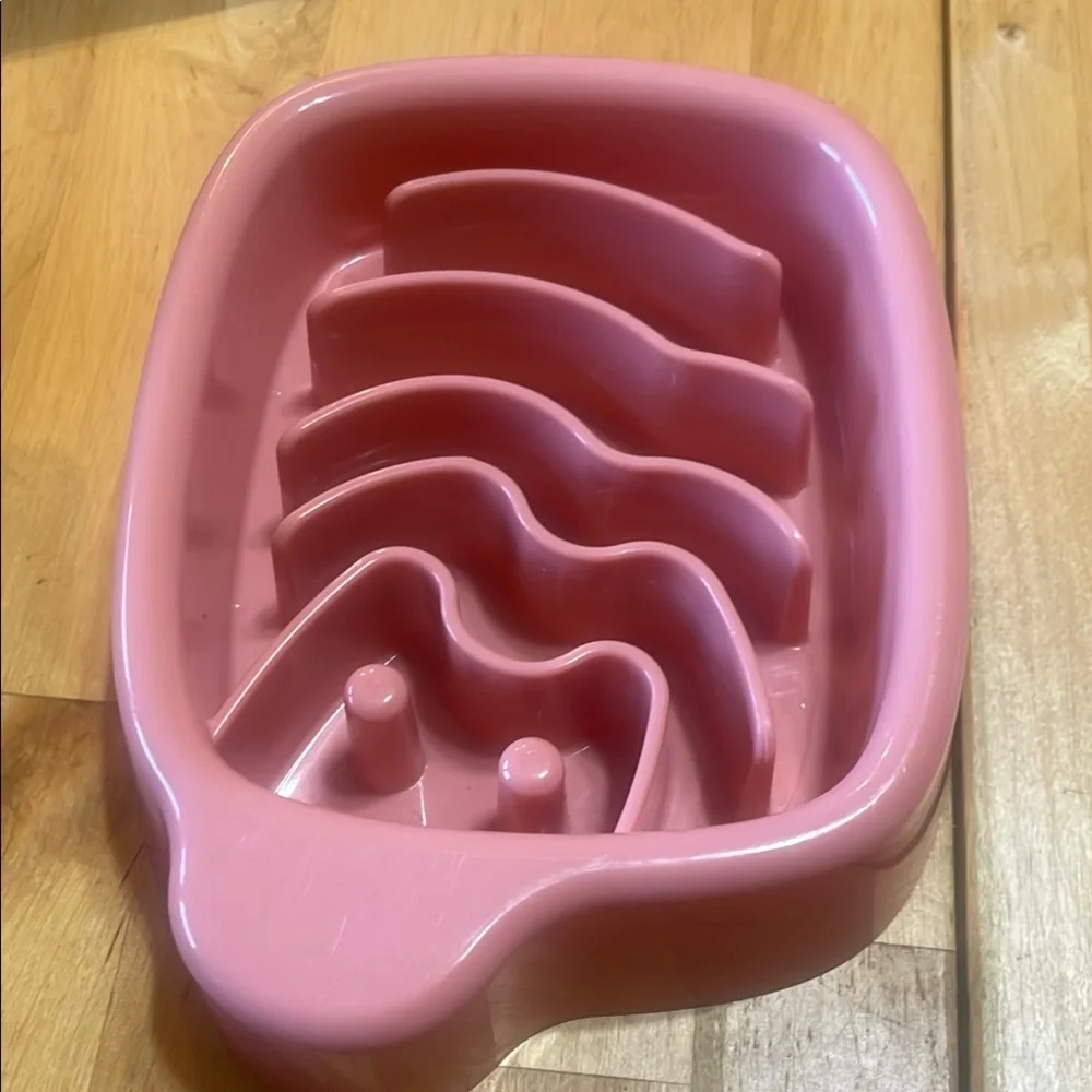 🖤NWOT Pink Feline Slow Feeder🖤